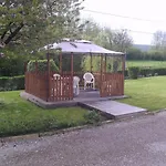 Des Peupliers, A La Ferme *