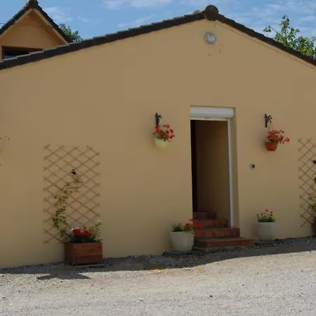 Des Peupliers, A La Ferme Nyaraló Rebergues